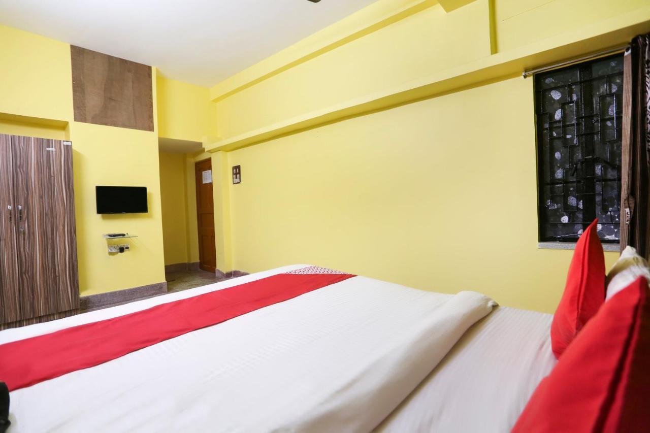 Oyo 64740 Sahu Palace Hotel Calcutta Buitenkant foto